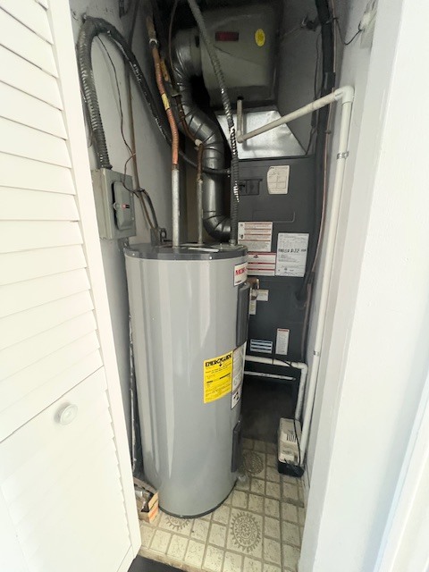 9430 Bay Colony Drive #2N, Des Plaines, IL 60016