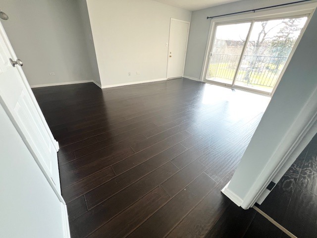 9430 Bay Colony Drive #2N, Des Plaines, IL 60016