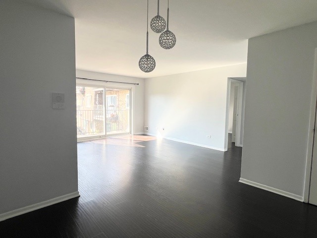 9430 Bay Colony Drive #2N, Des Plaines, IL 60016