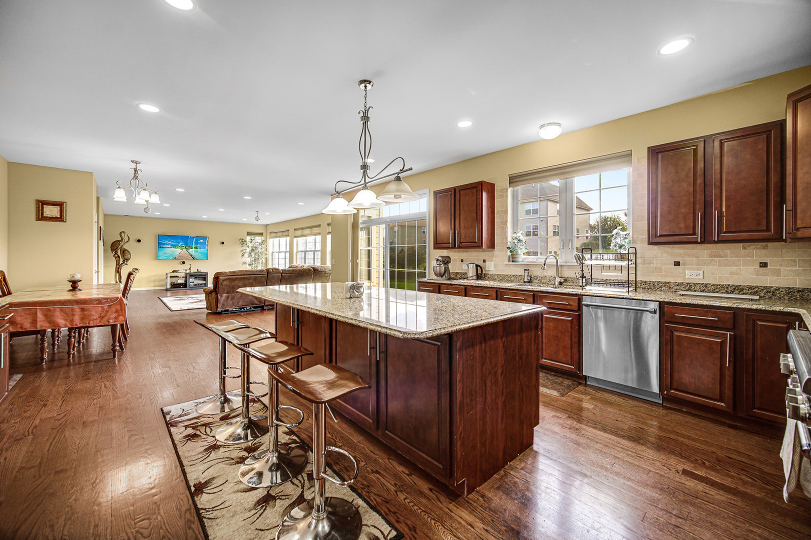 15 N Empress Drive, Hawthorn Woods, IL 60047