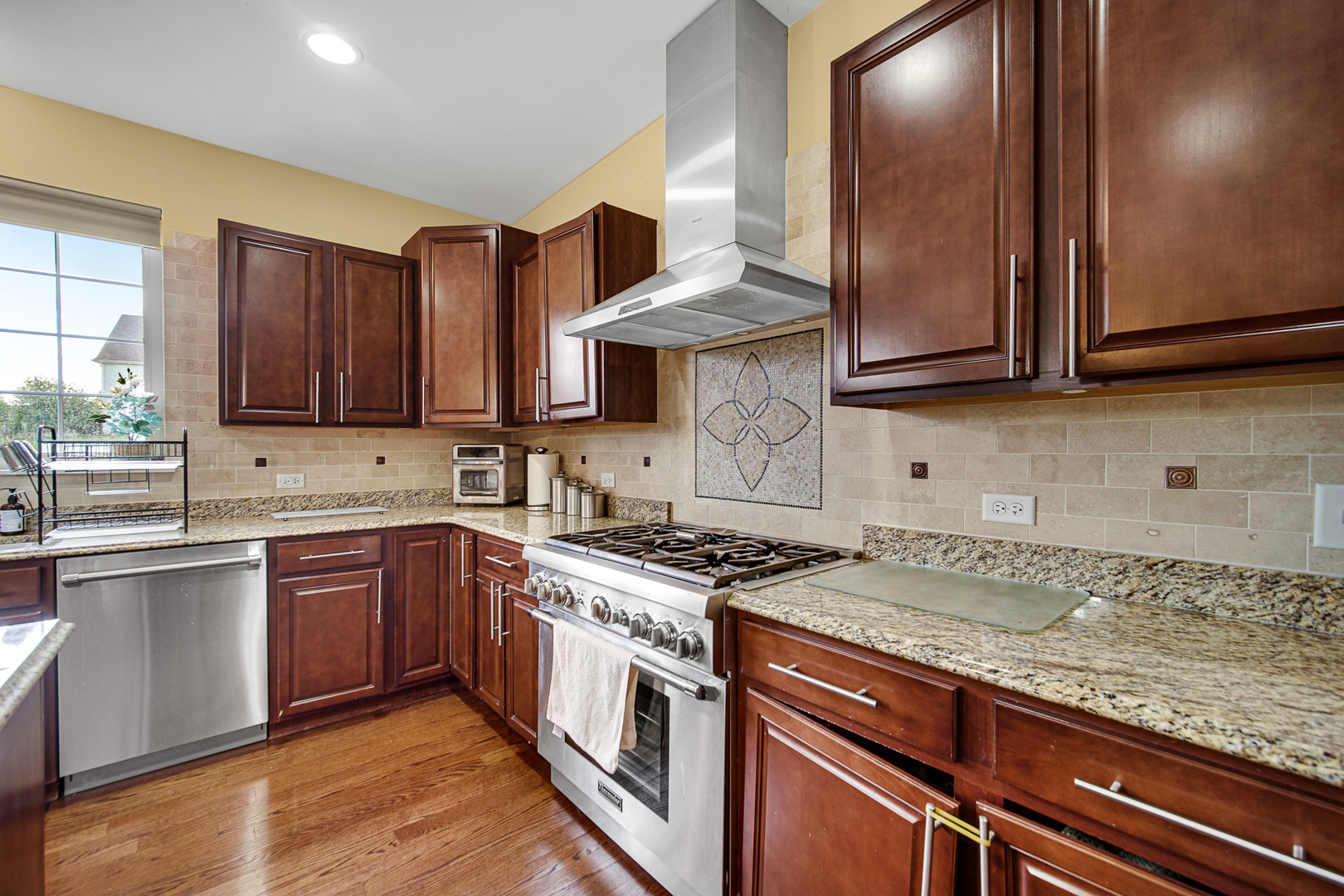 15 N Empress Drive, Hawthorn Woods, IL 60047