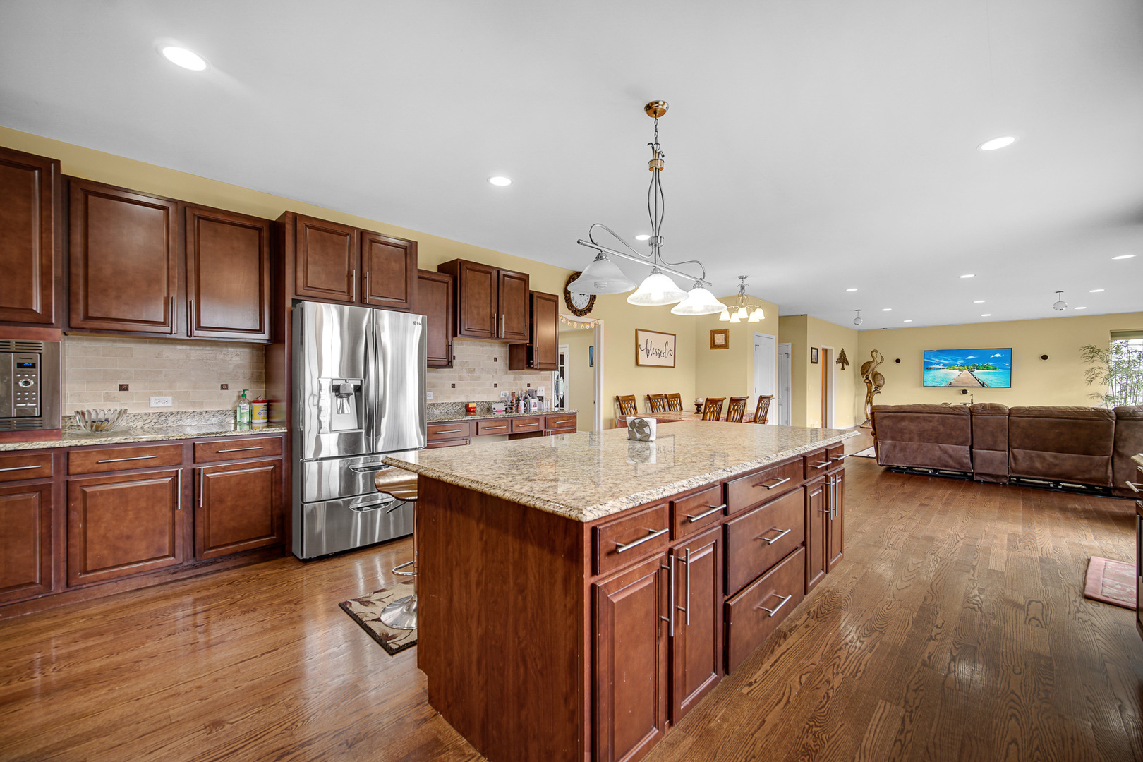 15 N Empress Drive, Hawthorn Woods, IL 60047