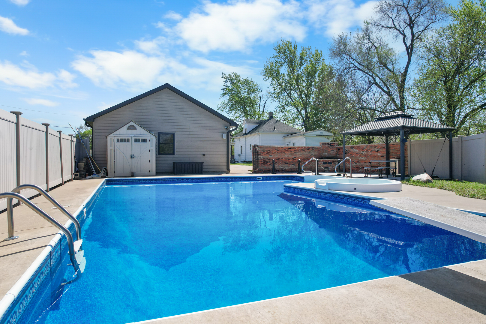 910 S Vermillion Street, Streator, IL 61364