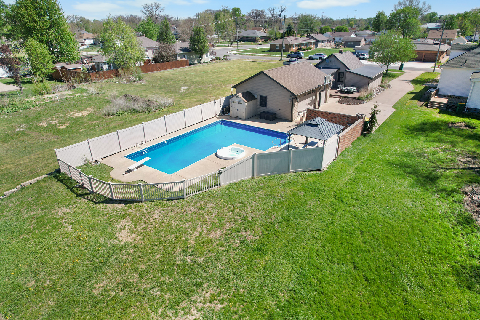 910 S Vermillion Street, Streator, IL 61364