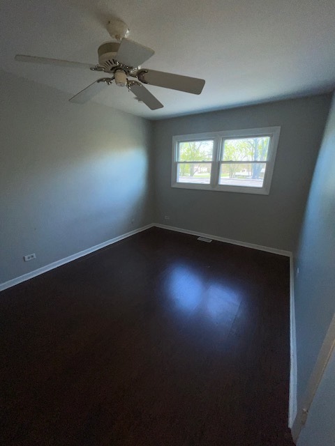 1301 Kingsbury Drive #B, Hanover Park, IL 60133