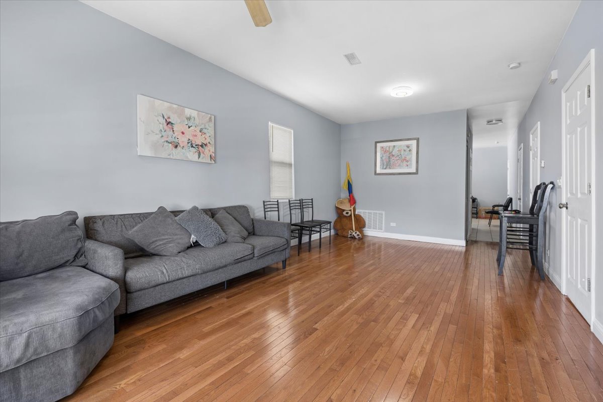 6029 S Loomis Boulevard, Chicago, IL 60636