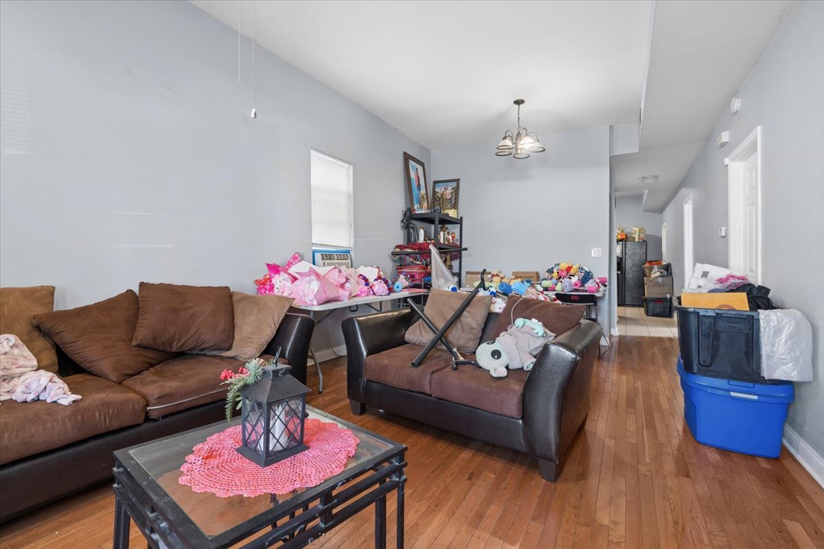 6029 S Loomis Boulevard, Chicago, IL 60636