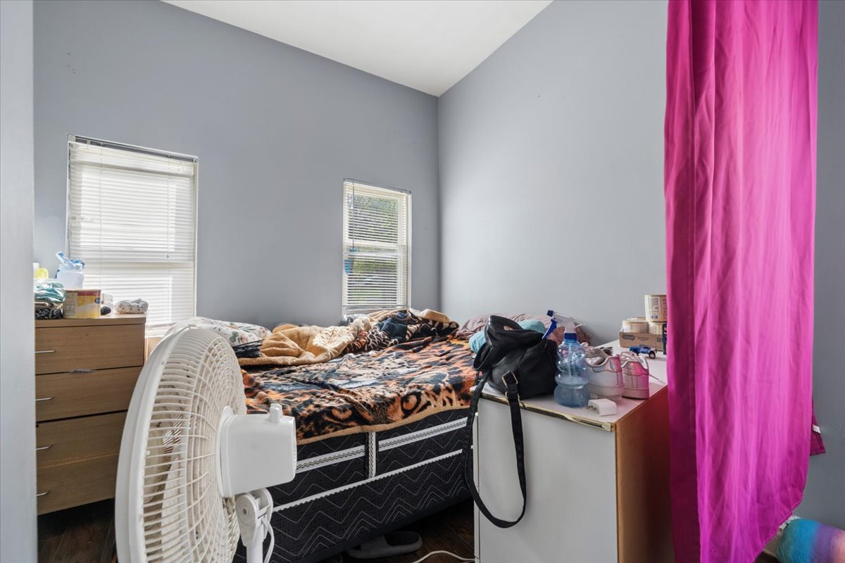 6029 S Loomis Boulevard, Chicago, IL 60636