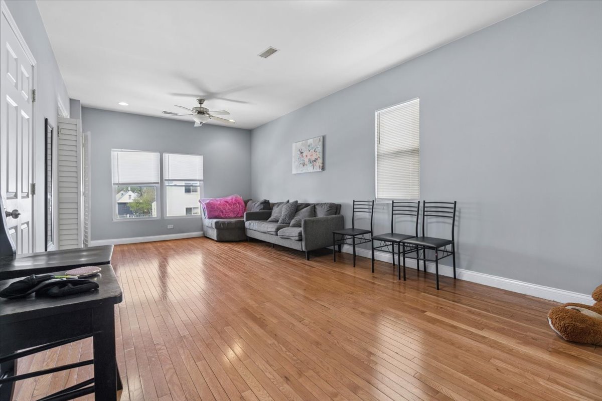 6029 S Loomis Boulevard, Chicago, IL 60636