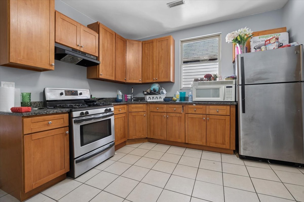 6029 S Loomis Boulevard, Chicago, IL 60636