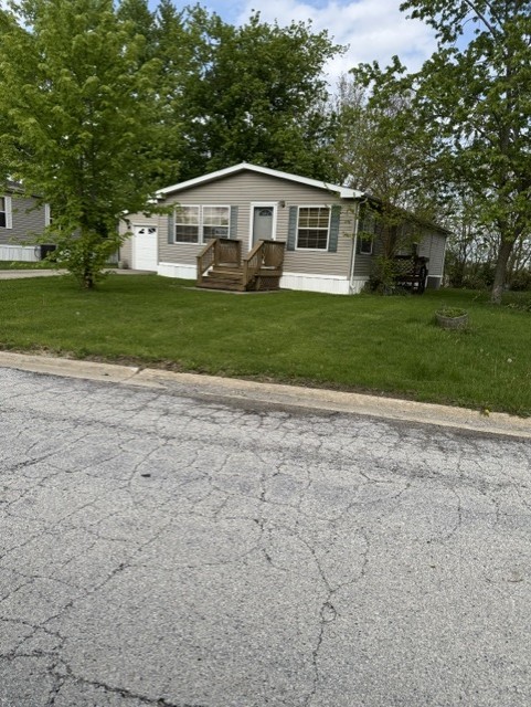 30 Meadowlark Lane, Beecher, IL 60401