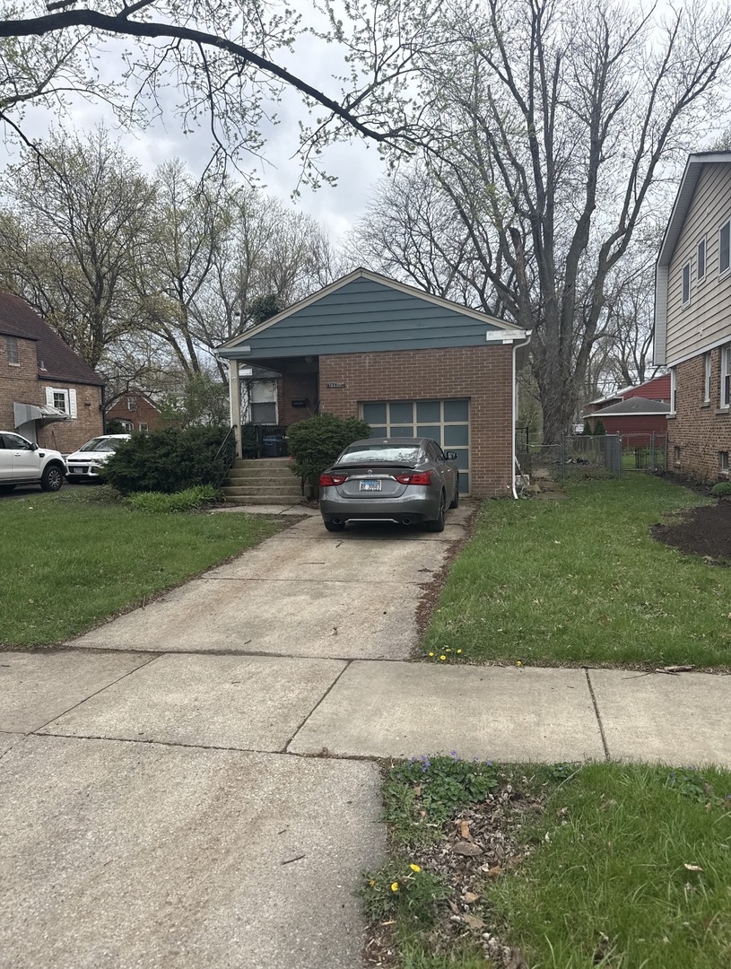 18430 Cowing Court, Homewood, IL 60430