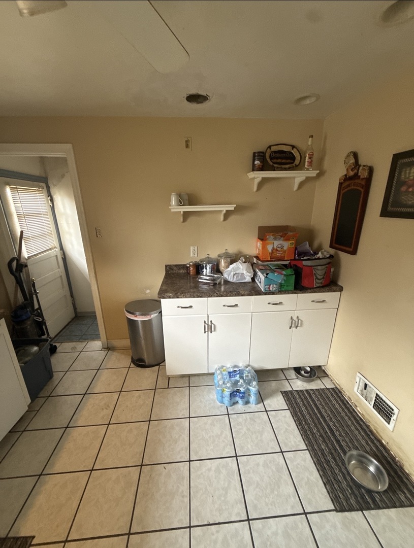 18430 Cowing Court, Homewood, IL 60430