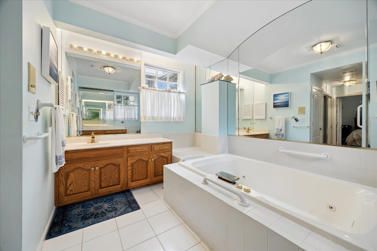 11331 W Monticello Place, Westchester, IL 60154