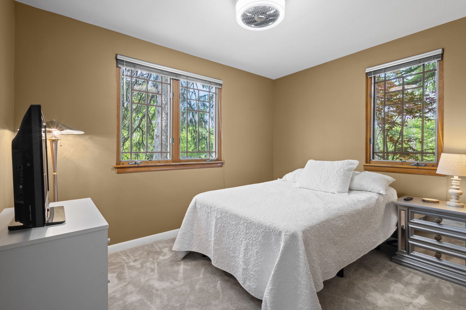 3961 Fairview Avenue, Downers Grove, IL 60515