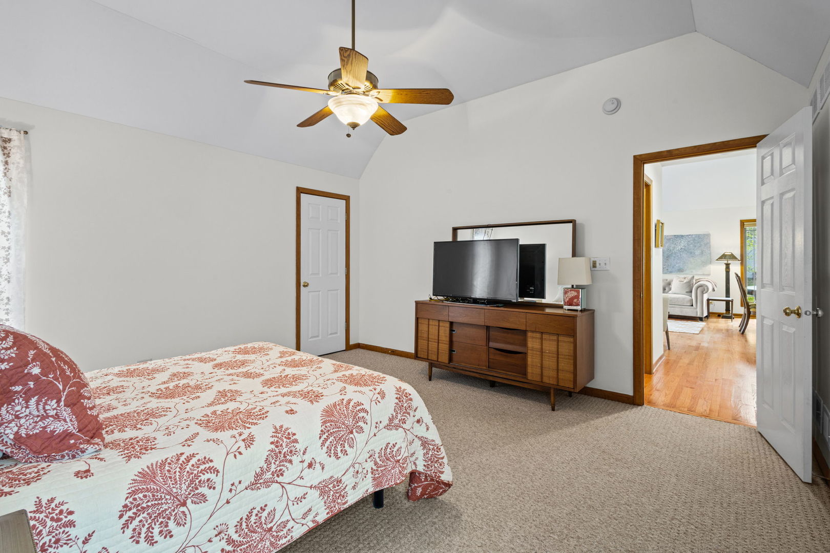 3961 Fairview Avenue, Downers Grove, IL 60515