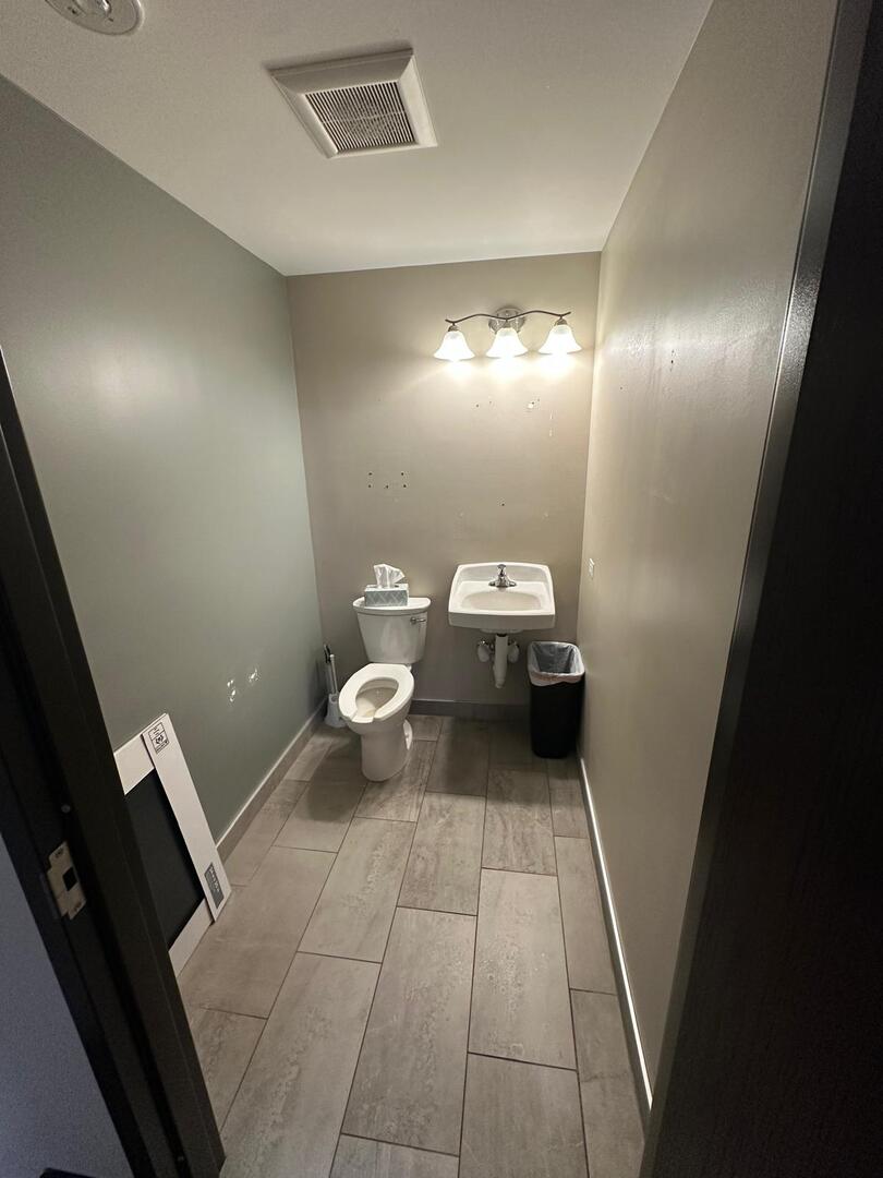 570 Oakwood Road, Lake Zurich, IL 60047