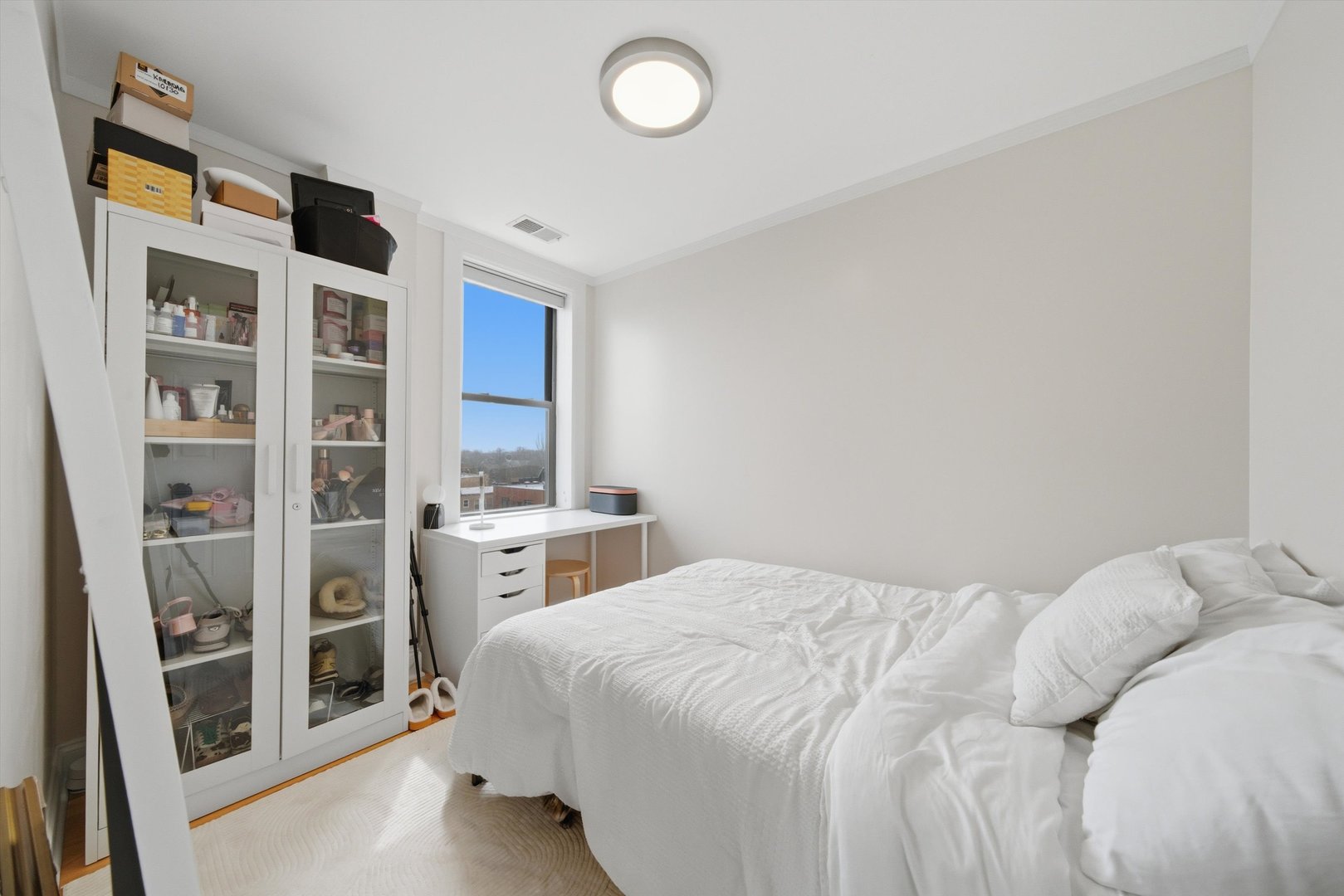 4144 N Sheridan Road #604, Chicago, IL 60613