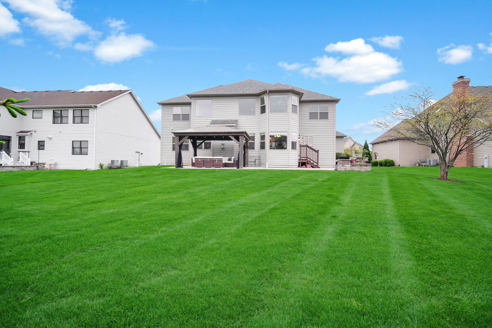 4231 Honey Locust Drive, Naperville, IL 60564