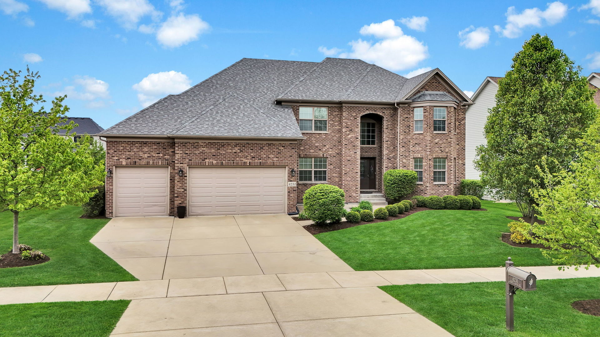 4231 Honey Locust Drive, Naperville, IL 60564