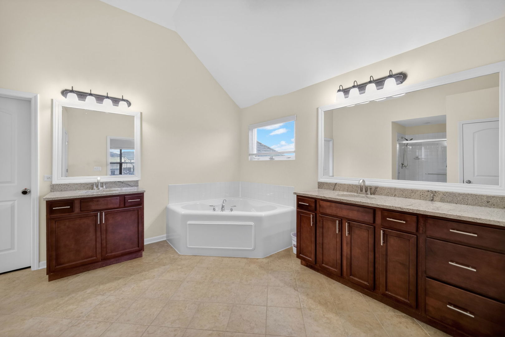 4231 Honey Locust Drive, Naperville, IL 60564