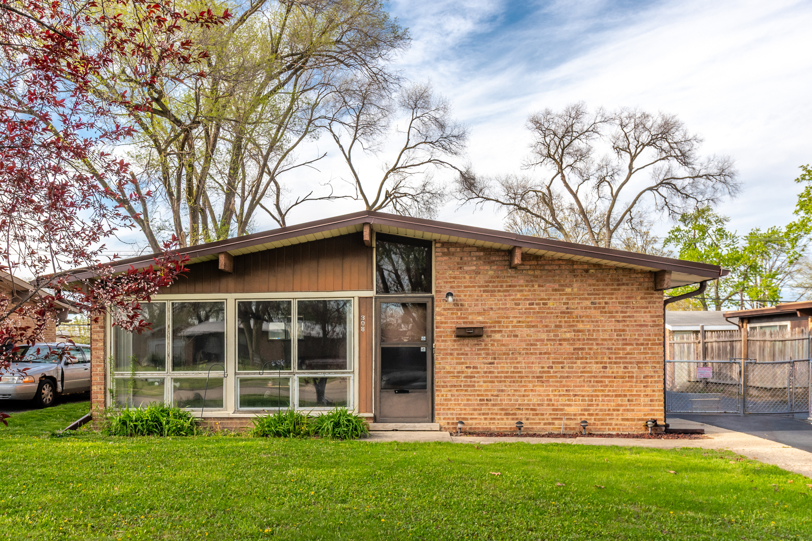 308 W Natoma Avenue, Addison, IL 60101