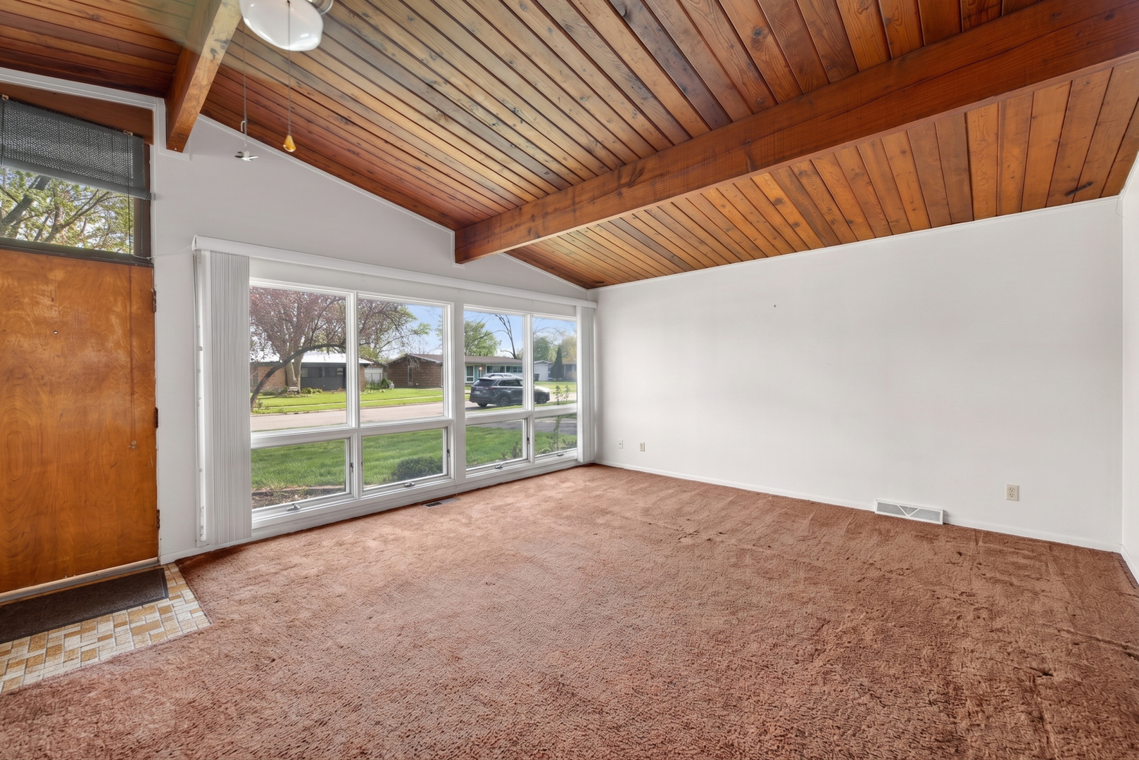 308 W Natoma Avenue, Addison, IL 60101