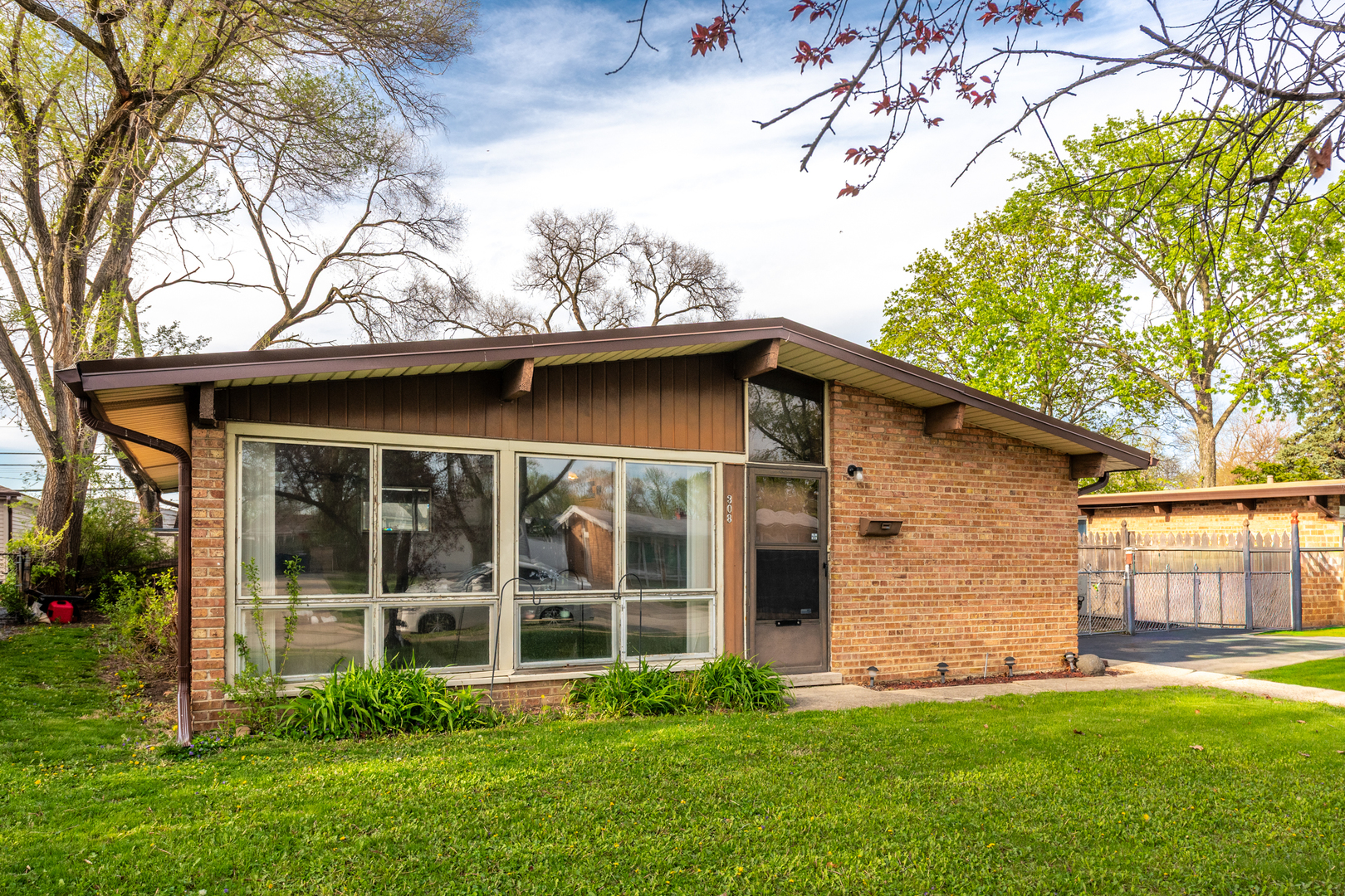 308 W Natoma Avenue, Addison, IL 60101