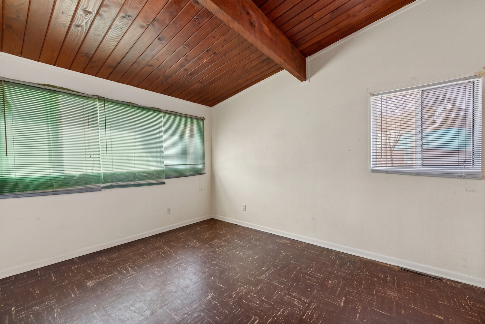 308 W Natoma Avenue, Addison, IL 60101