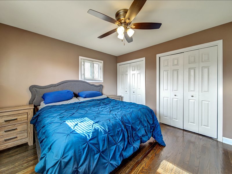 615 N Prospect Manor Avenue, Mount Prospect, IL 60056