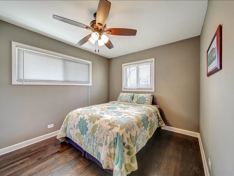 615 N Prospect Manor Avenue, Mount Prospect, IL 60056