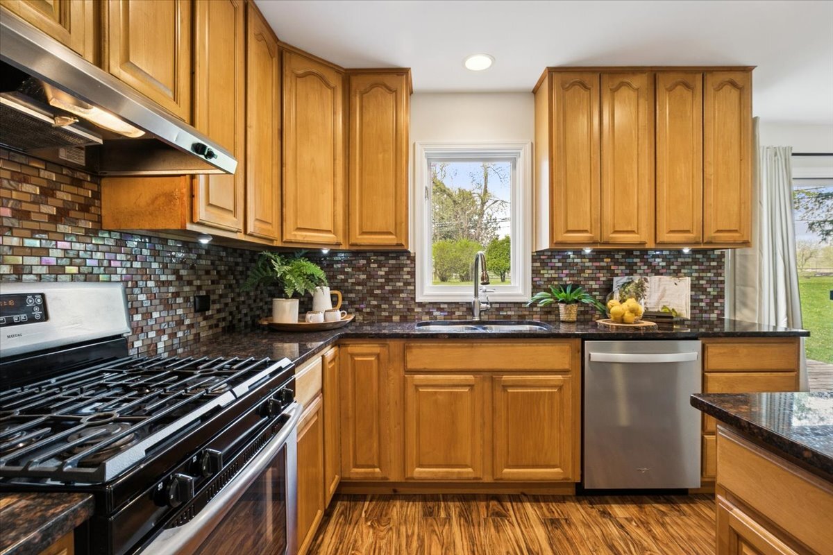 17723 W Dawn Court, Gurnee, IL 60031