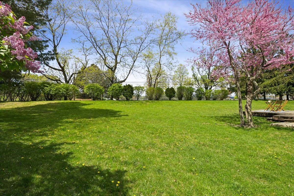 17723 W Dawn Court, Gurnee, IL 60031