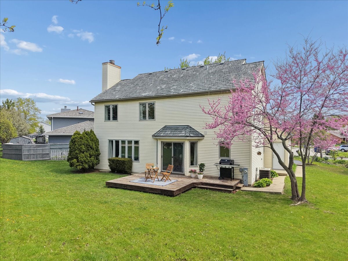 17723 W Dawn Court, Gurnee, IL 60031