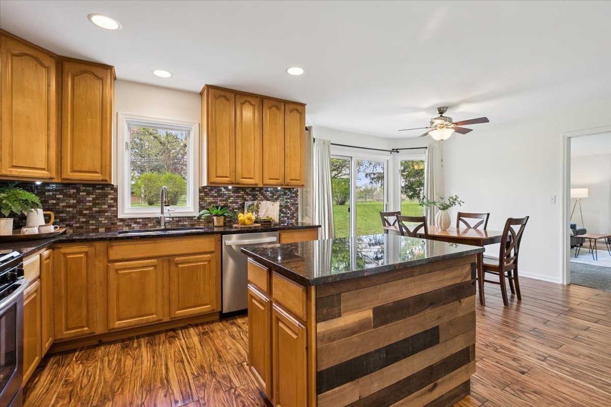 17723 W Dawn Court, Gurnee, IL 60031