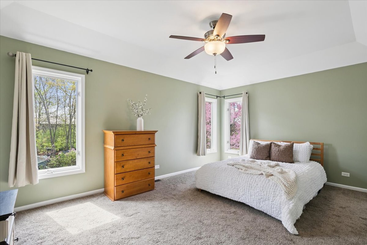 17723 W Dawn Court, Gurnee, IL 60031