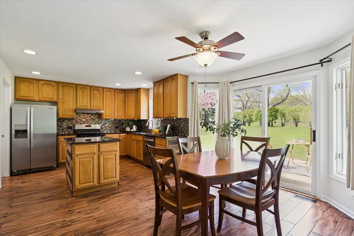 17723 W Dawn Court, Gurnee, IL 60031