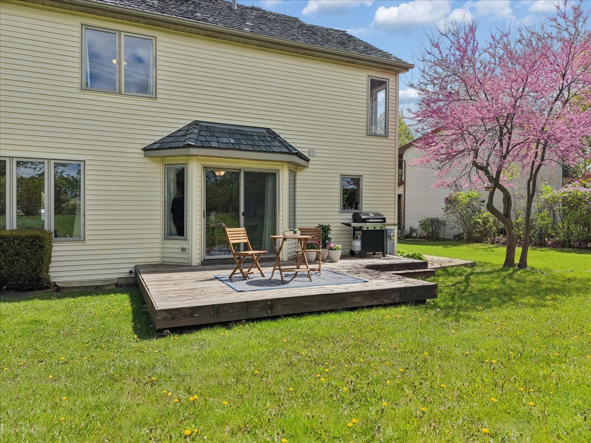 17723 W Dawn Court, Gurnee, IL 60031