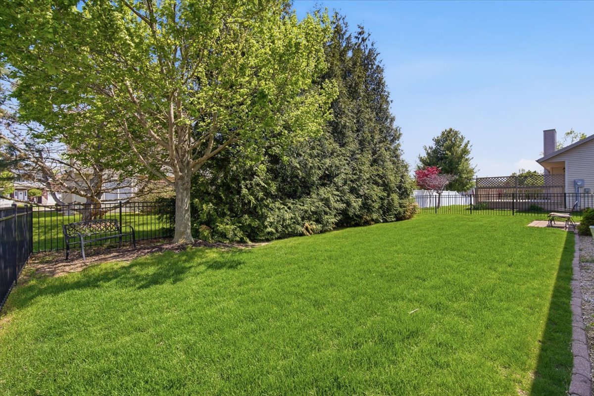 1610 Myra Lane, Bloomington, IL 61704