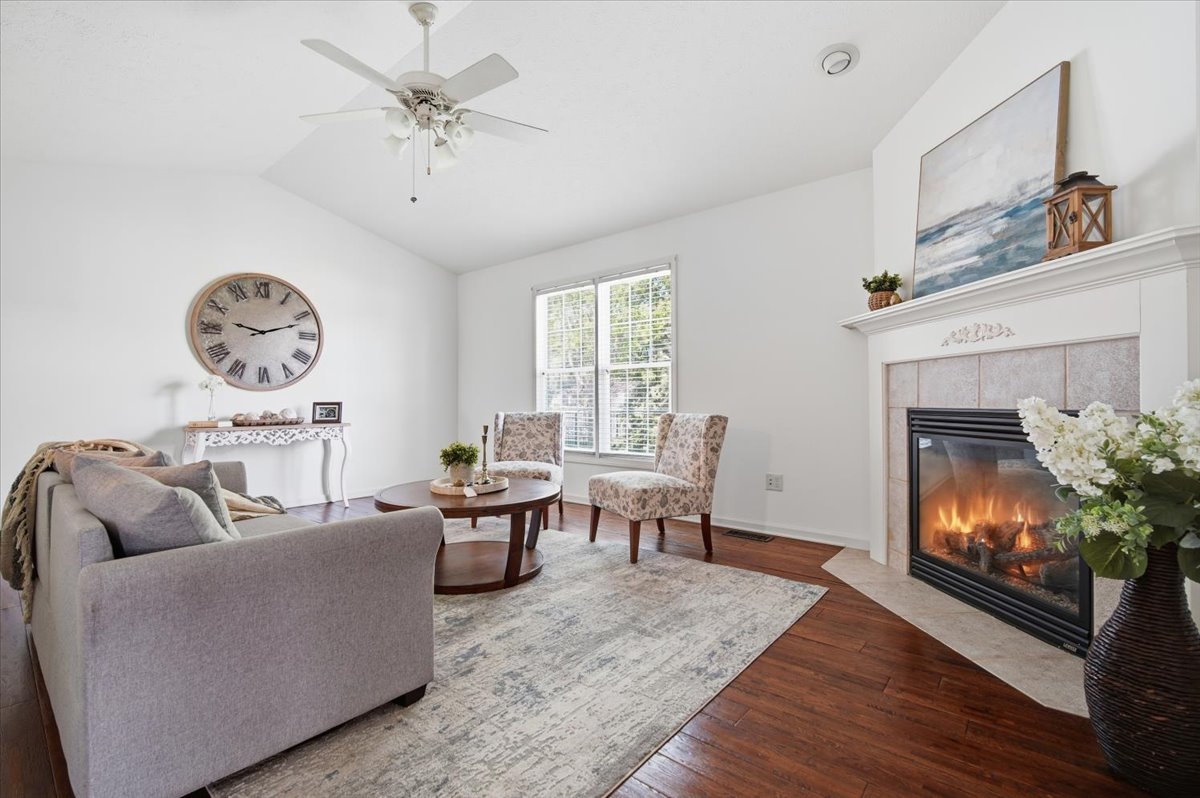 1610 Myra Lane, Bloomington, IL 61704