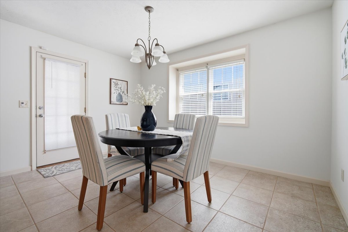 1610 Myra Lane, Bloomington, IL 61704