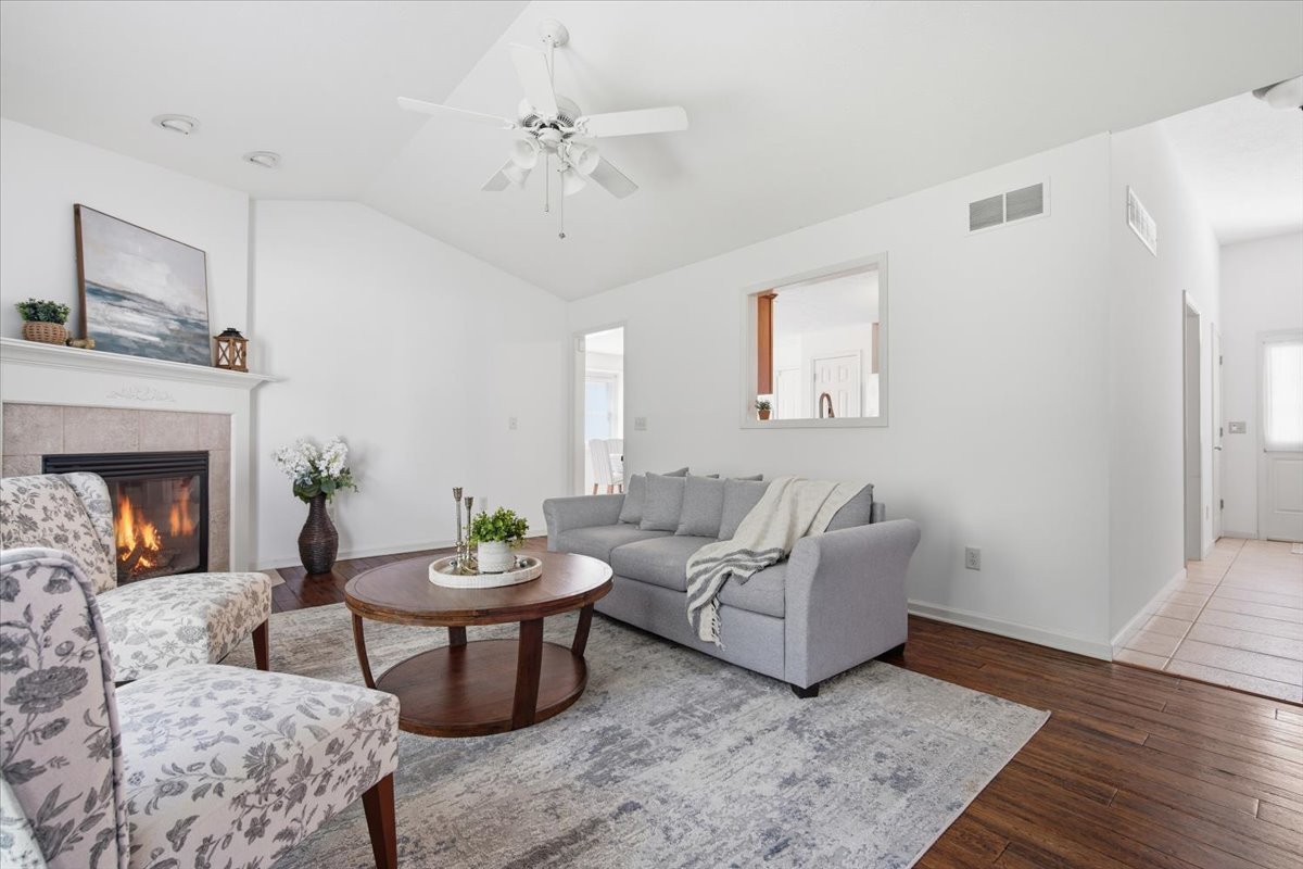 1610 Myra Lane, Bloomington, IL 61704