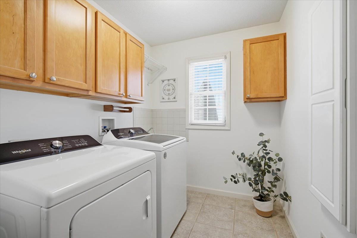 1610 Myra Lane, Bloomington, IL 61704