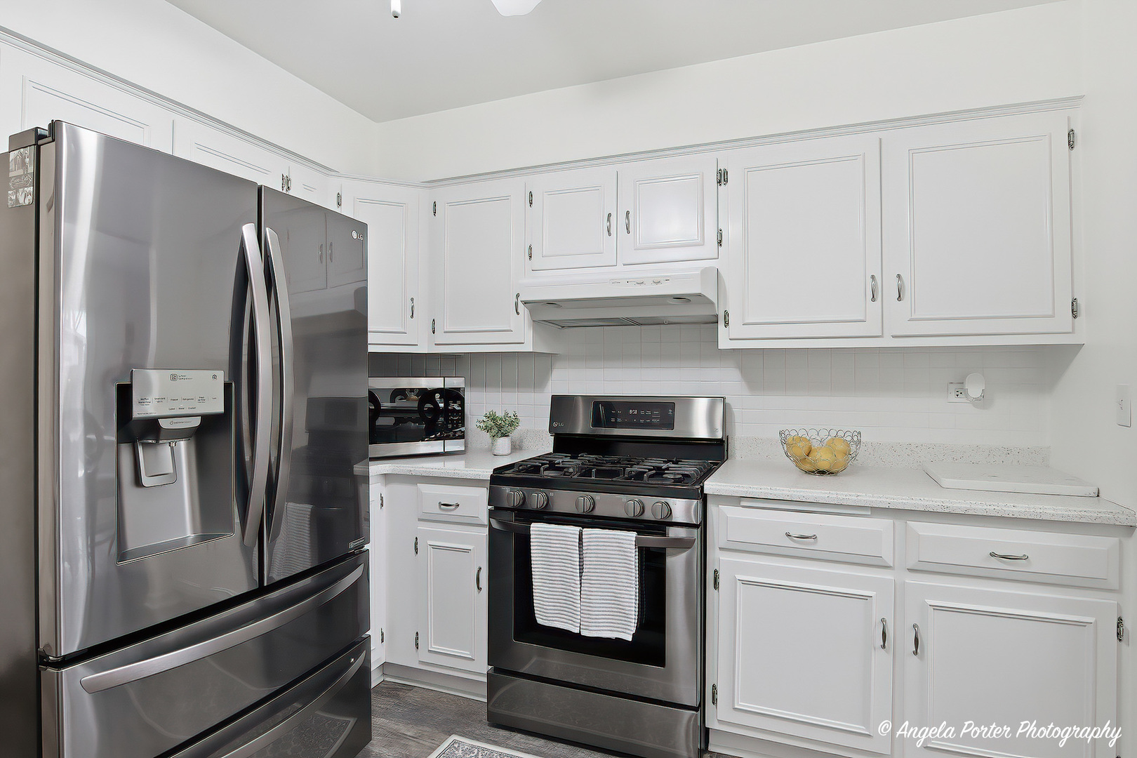 4833 Eastwood Court, Waukegan, IL 60087