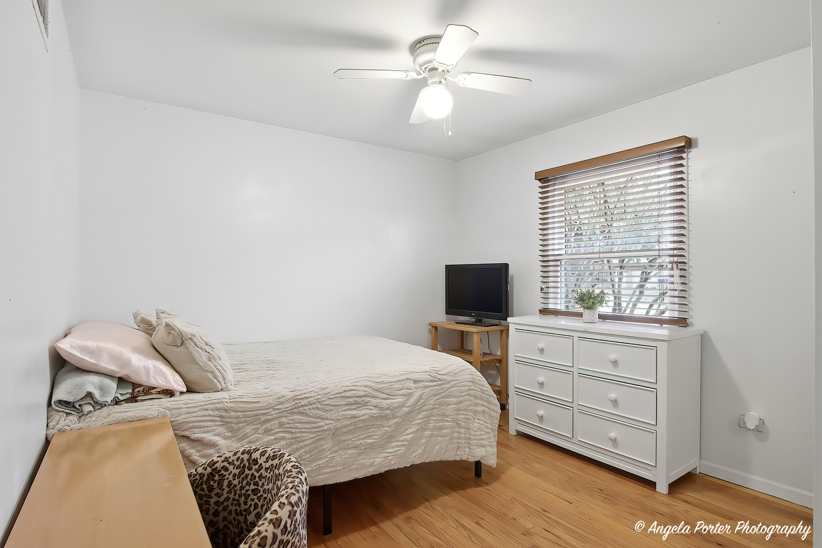 4833 Eastwood Court, Waukegan, IL 60087