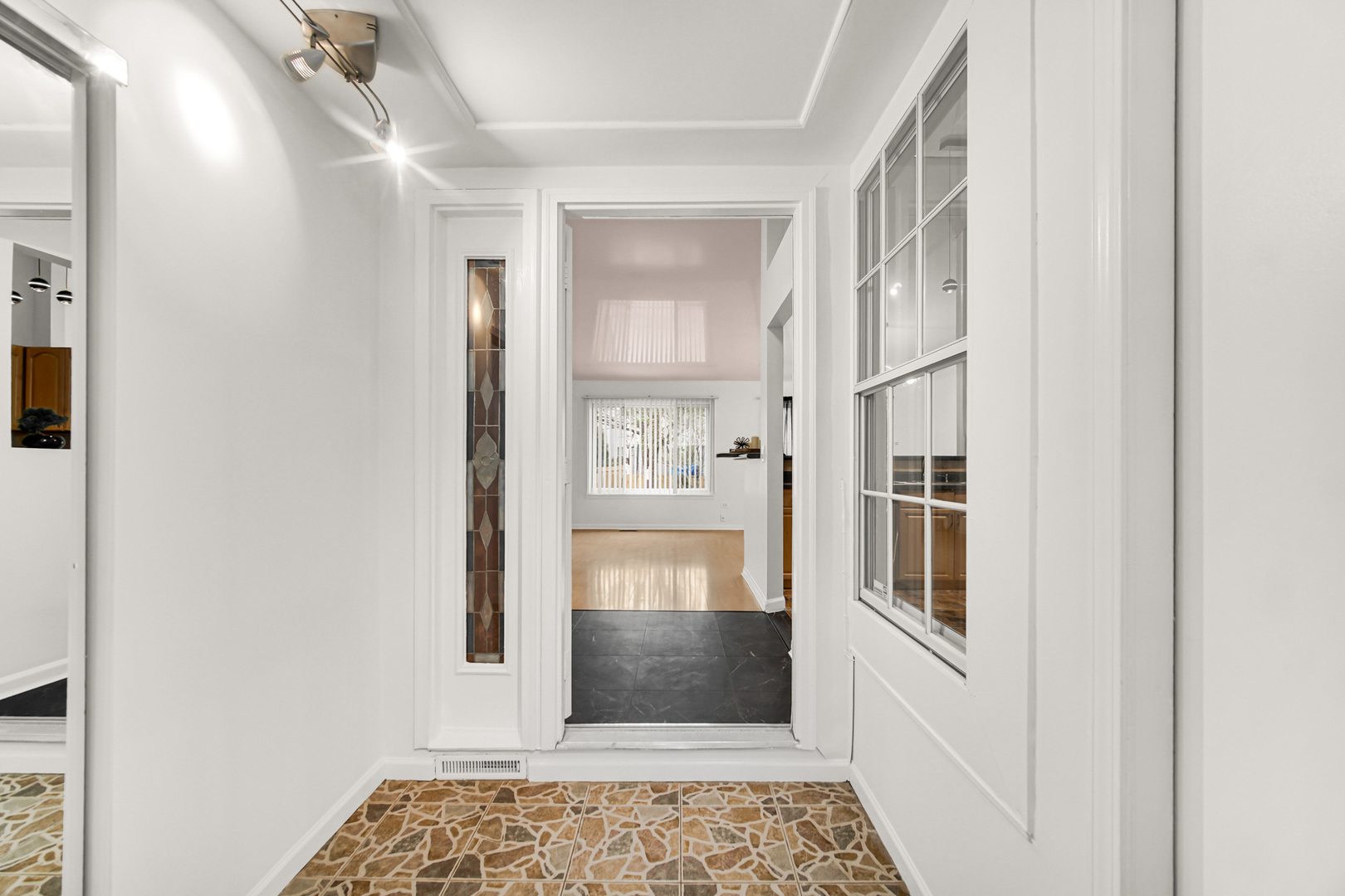 533 Lyon Drive, Buffalo Grove, IL 60089