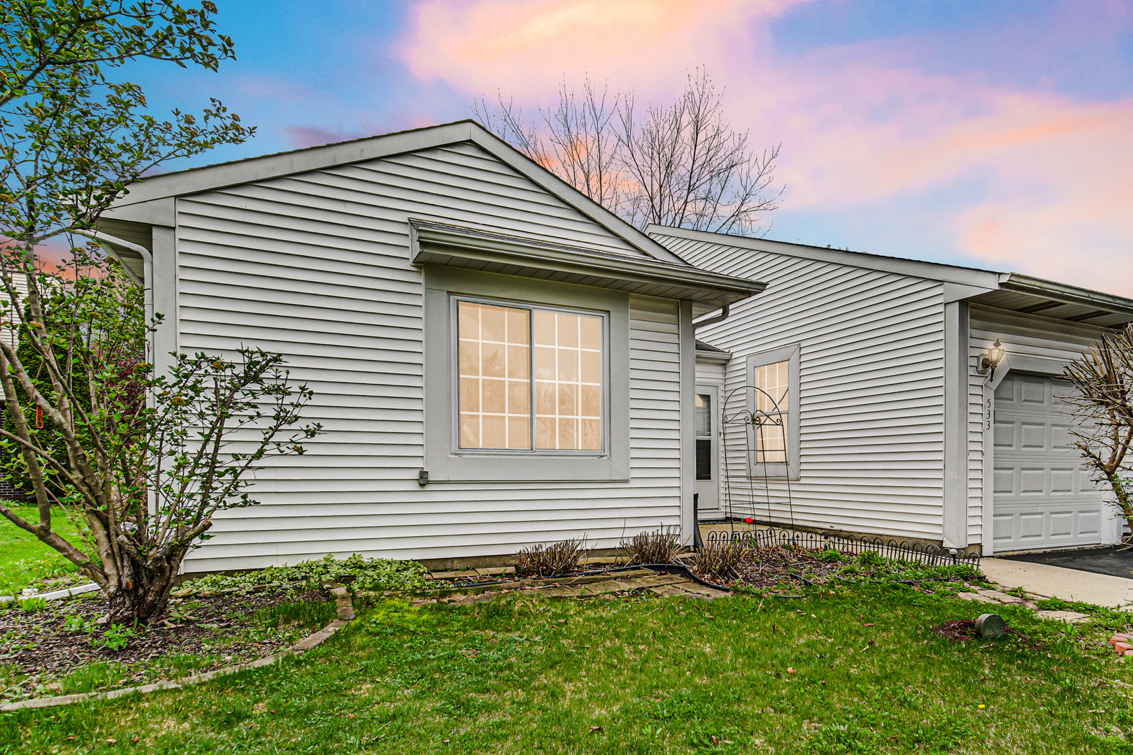 533 Lyon Drive, Buffalo Grove, IL 60089