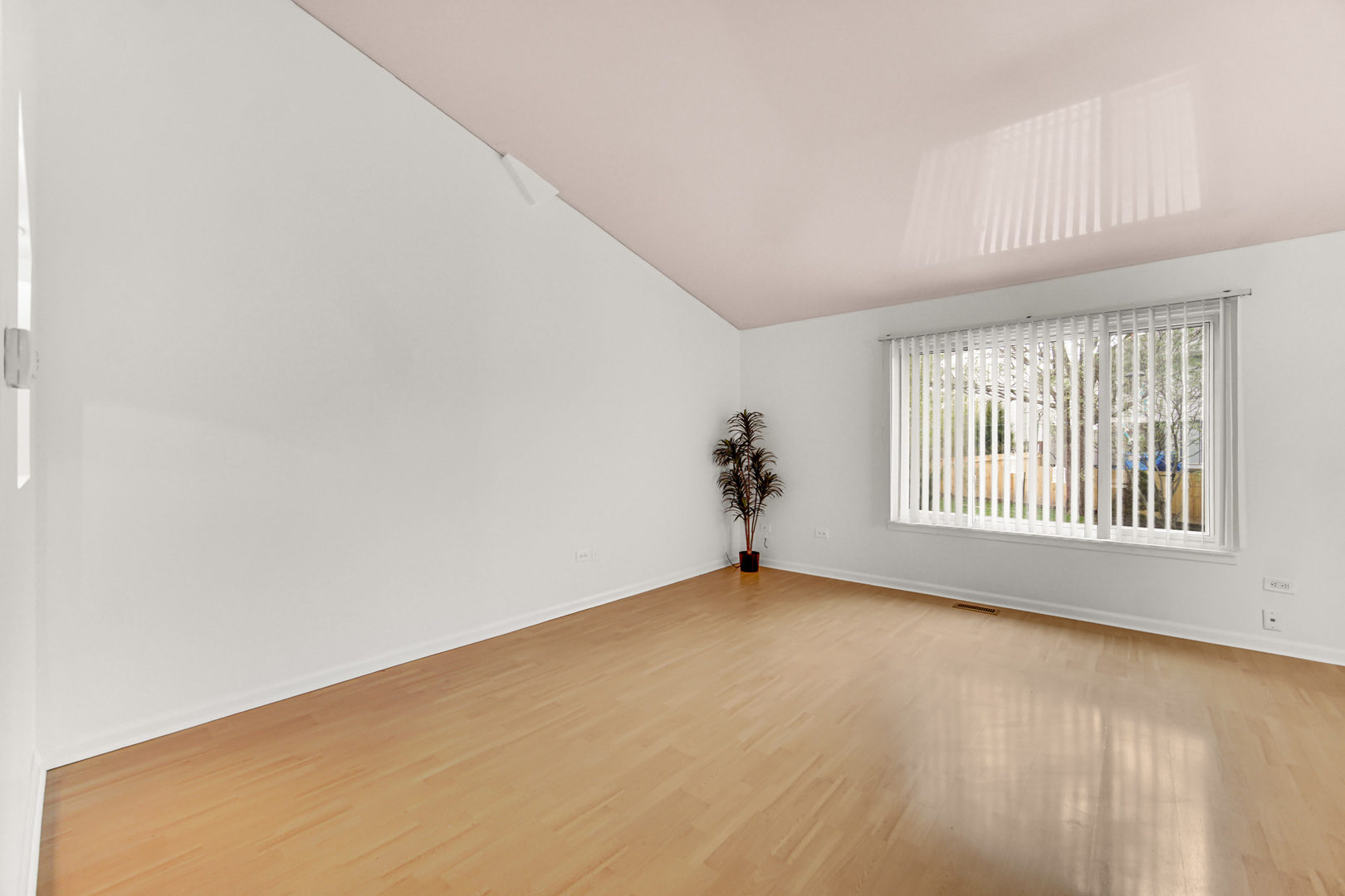 533 Lyon Drive, Buffalo Grove, IL 60089