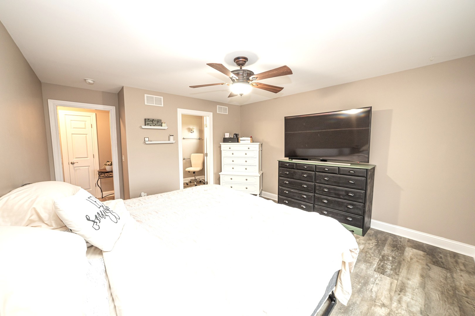 26708 W Megan Drive, Channahon, IL 60410