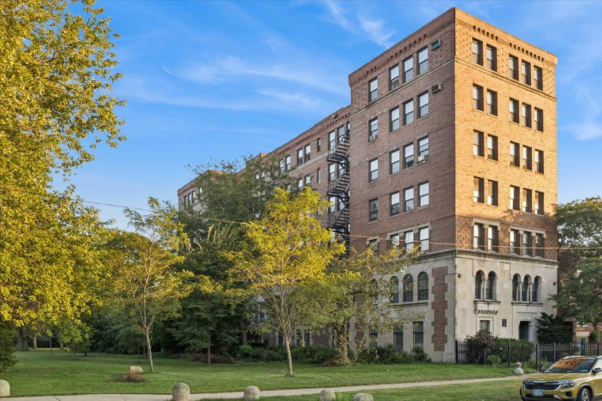 3017 E 78th Street #4B, Chicago, IL 60649